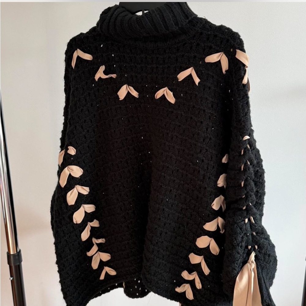 🎀For Love And Lemons Black Sweater with Tan Ribbon Details